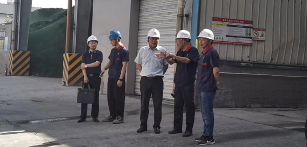 集團(tuán)公司黨委委員、股份公司黨委書記、總經(jīng)理蔣培進(jìn)到建材公司調(diào)...