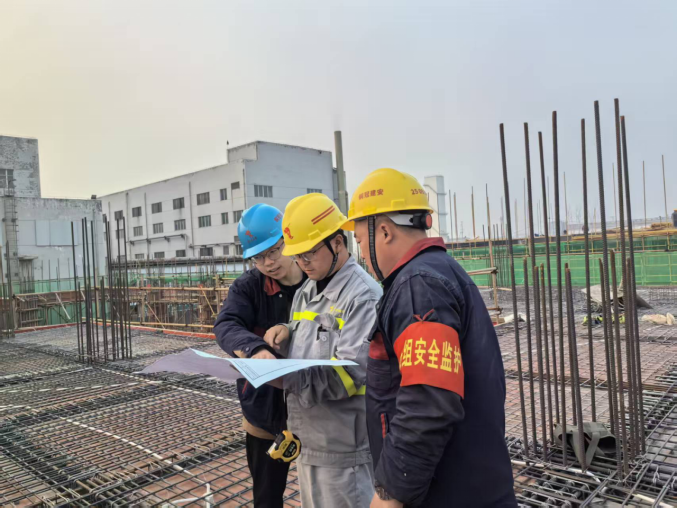 金冠陽極泥項(xiàng)目提前完成熔煉二層 框架混凝土澆筑